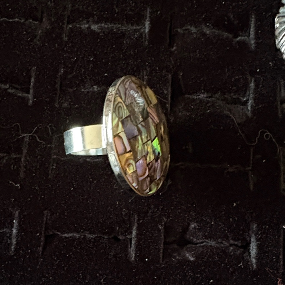 Colorful Abalone Shell Round Ring - Picture 3 of 3